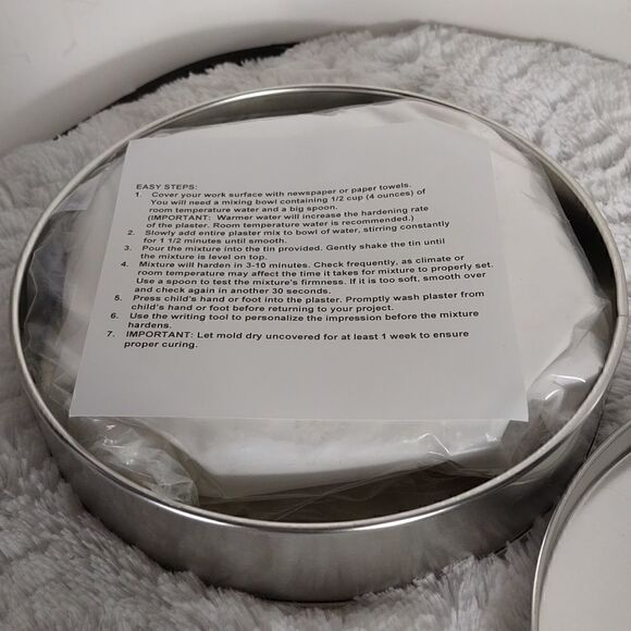 Hallmark Handprint Tin Plaster Handprint Kit - Picture 3 of 5
